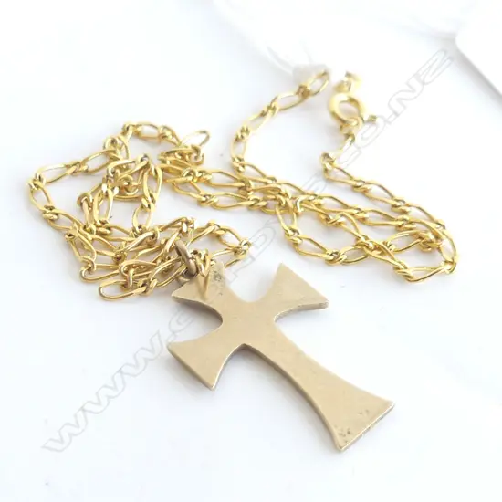 9ct NECK CHAIN  w crucifix L.40CM 6.3gms