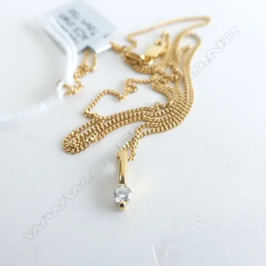 9CT GOLD & DIAMOND(0.15CT) PENDANT & CHAIN 44CM