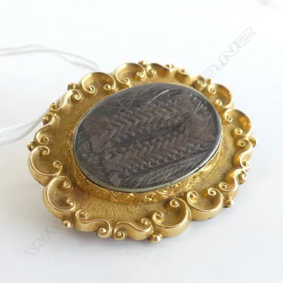 ANTIQUE 15CT GOLD MOURNING BROOCH 15gms  w plaited hair locket