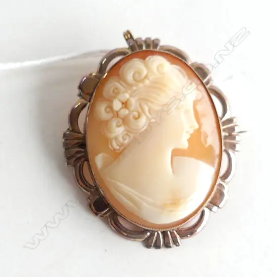9CT GOLD CAMEO 8.7 GRAMS H.35mm