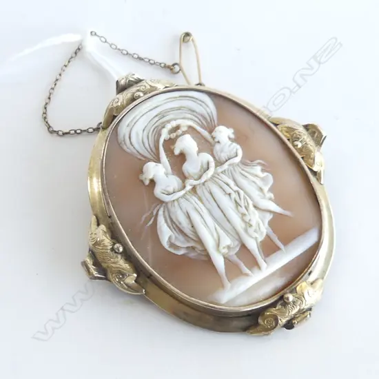 ANTIQUE 15CT GOLD FRAMED 3 GRACES CAMEO BROOCH 13gms
