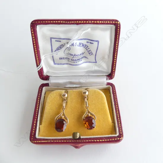 PAIR 18CT GOLD AND CITRINE EARRINGS (screw on)