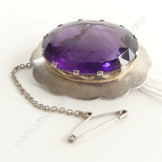 LG STG SILVER & AMETHYST BROOCH  16.29GMS