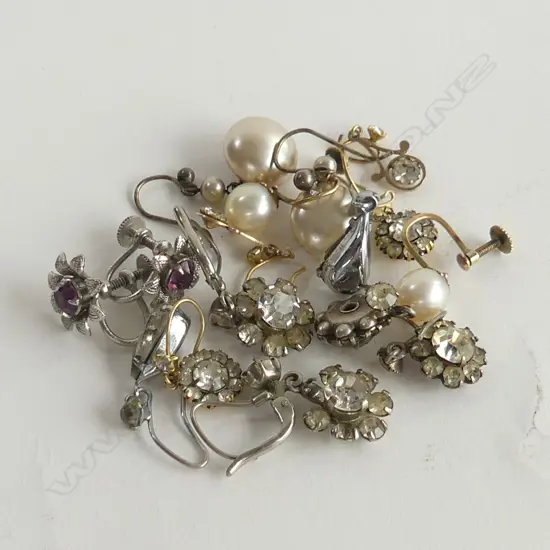 8 PRS ASST. EARRINGS INCL. 9CT MIKIMOTO PEARL PR