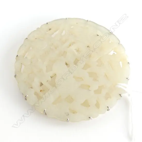 CARVED PIERCED JADE ORIENTAL BROOCH w. SILVER MOUNT 55mm dia
