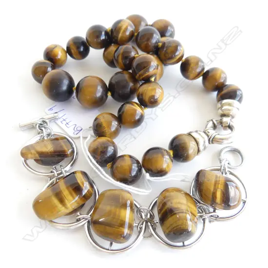 2 PCES TIGERS EYE JEWELLERY; BRACELET w. 5 LGE STONES, BEAD NECKLACE L.550mm