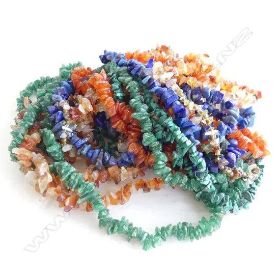 6 GEMSTONE NECKLACES; APRICOT AGATE, MALACHITE, LAPIS ETC