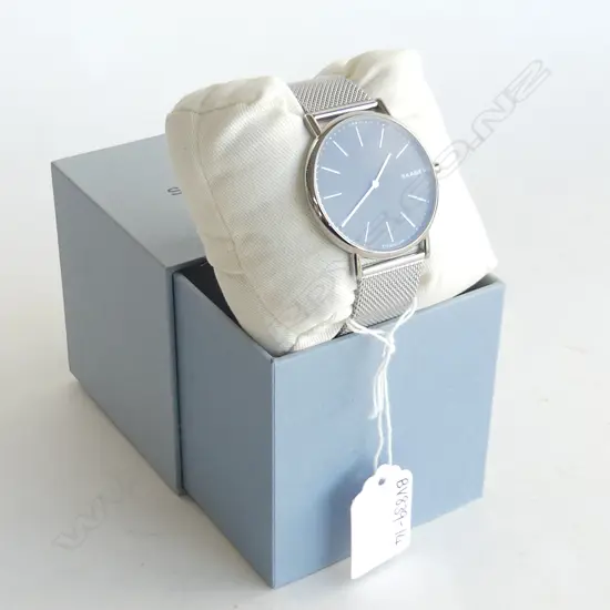 SKAGEN MENS DRESS WATCH, RUNNING & WITH ORIGINAL BOX  