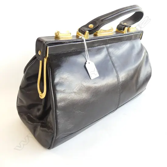 VINTAGE BLACK LEATHER DOCTORS STYLE HANDBAG W.340mm