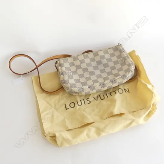 LOUIS VUITTON ? SHOULDER PURSE IN DUST COVER L230MM