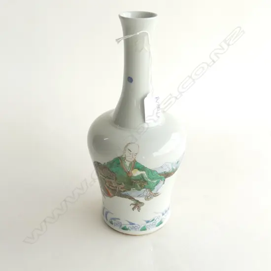 CHINESE VASE w. FIGURE & DRAGON + 6 CHARACTER MARK H.280mm