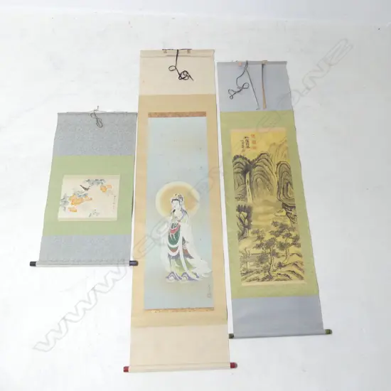 3 ORIENTAL SCROLLS
