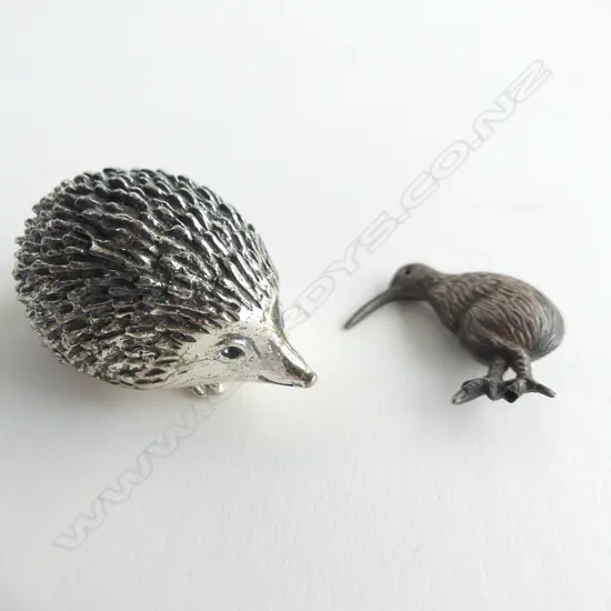 925 SILVER HEDGHOG PAPER WEIGHT & SILVER SMALL KIWI