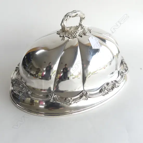 OLD SHEFFIELD PLATE FOOD DOME w. DRAGON COAT OF ARMS  W.350mm