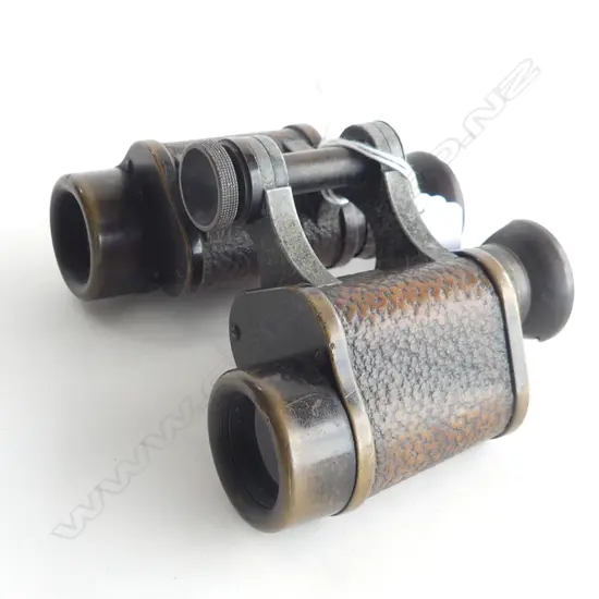 CARL ZEISS MILITARY BINOCULARS DF6X DATE 1914-15, SOME CHIPS TO EYE SURROUND