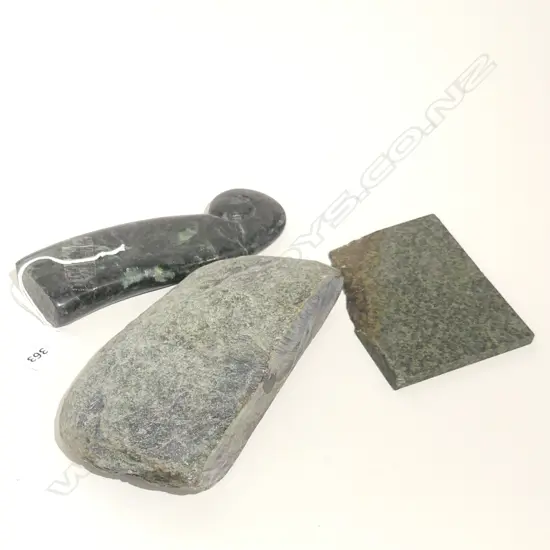 3 PCES GREENSTONE? KORU H.175mm + UNFINISHED PCES