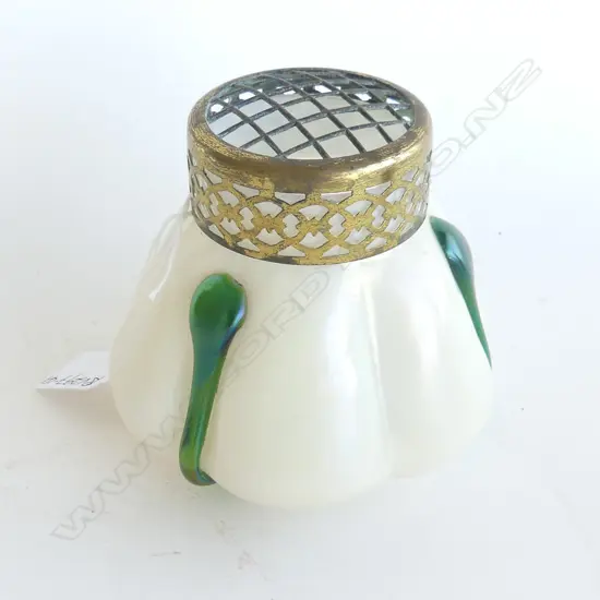 PALME KÖNIG STYLE ART NOUVEAU GREEN TRAILED VASE H.115mm Gilt cover