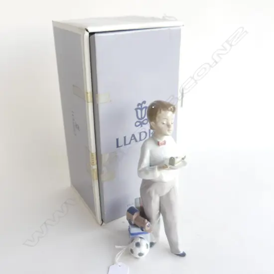 LLADRO 'GUEST OF HONOUR' AS NEW w. BOX H.210mm