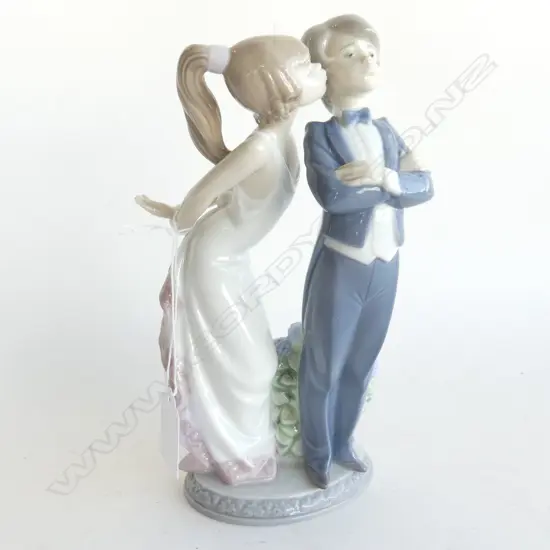 LLADRO 'LETS MAKE UP' AS NEW w. BOX H.210mm