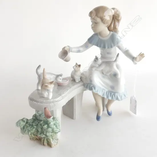 LLADRO 'MEAL TIME' 06109 AS NEW w. BOX H.200mm