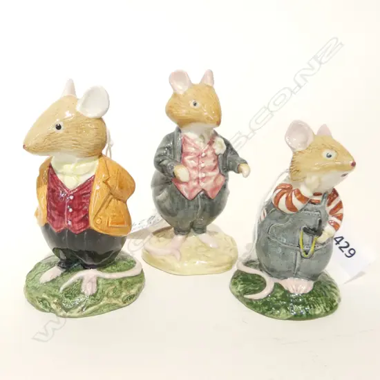 3 ROYAL DOULTON BRAMBLY HEDGE FIGURINES; LORD WOODMOUSE, WILFRED TOADFLAX & DUSTY DOGWOOD C 1982 (H. 95, 80 & 95MM)