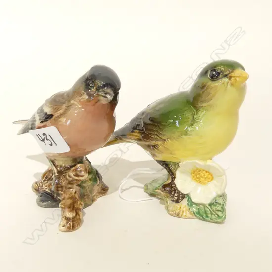 2 BESWICK BIRD FIGURINES; GREENFINCH & CHAFFINCH (H. 75, 70MM)