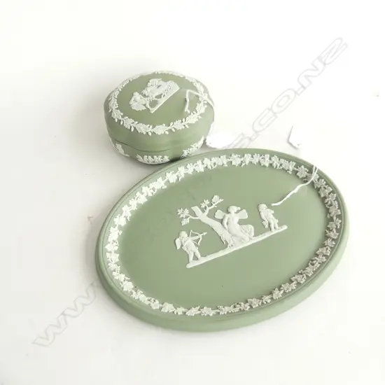 WEDGEWOOD GREEN JASPER DISH W250MM & LIDDED BOWL  W140MM