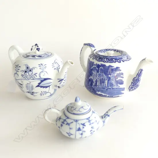 3 BLUE & WHITE TEAPOTS; MEISEN 'BLUE ONION', GEORGE JONES & SON 'ABBEY' & MINIATURE GERMAN