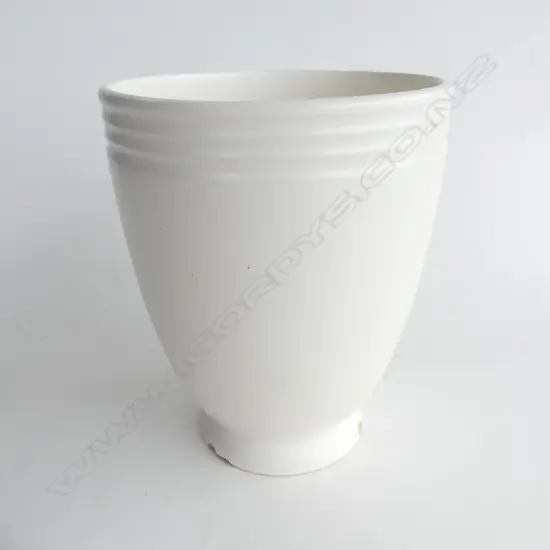 CROWN LYNN HAND POTTED VASE H.175mm chips to base