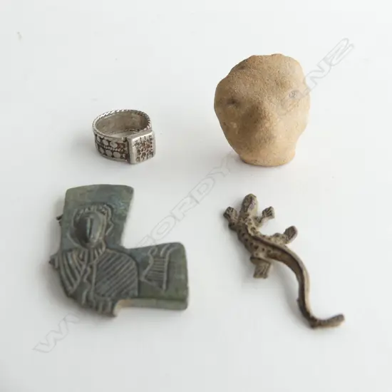 4 SMALL ANTIQUITIES: PART BRONZE CROSS + LIZARD + POTTERY HEAD + SILVER ? RING