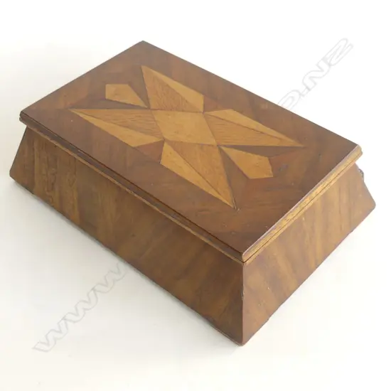 NZ INLAID TIMBERS VINTAGE ART DECO LIDDED BOX L. 220MM