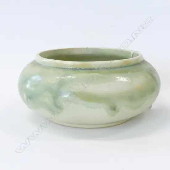 CROWN LYNN TRICKLE GLAZE BOWL VASE  (A COUPLE OF FLEA BITES TO RIM) DIA 185MM  (AK72) 
