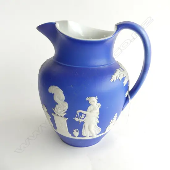 LG WEDGWOOD COBALT JASPERWARE JUG H. 210MM AF