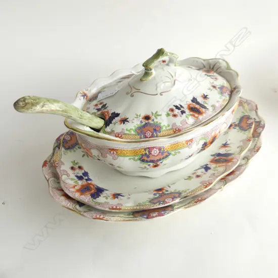 LGE ROYAL DOULTON 'TEMPLE' LIDDED TUREEN w. LADLE & 2 ASHETTES L.450mm