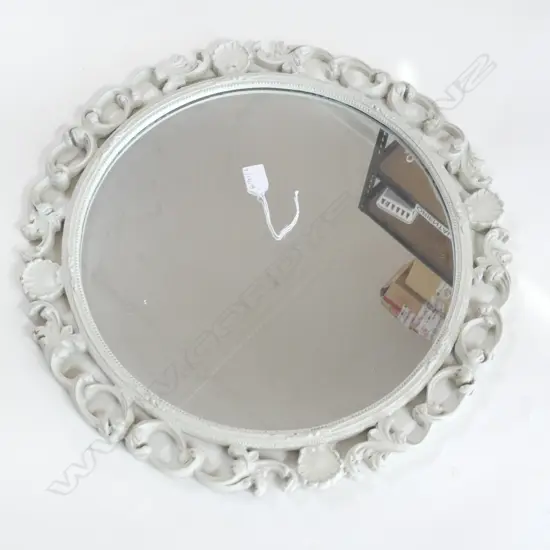 WHITE PAINTED MIRROR 540mm dia