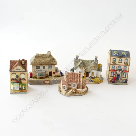 5 MINIATURE CERAMIC BUILDINGS; 2 LILLIPUT LANE, 3 OTHER H.90mm...