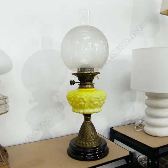 EDWARDIAN YELLOW GLASS TABLE KERO LAMP H575MM