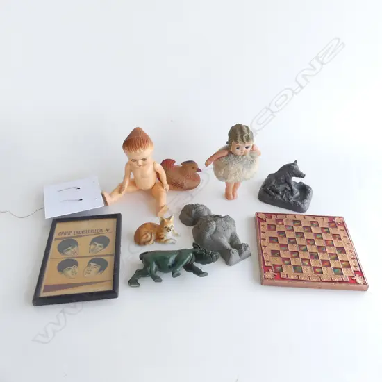 (52) SMALL BOX 10 COLLECTABLES DOLLS ANIMALS ETC