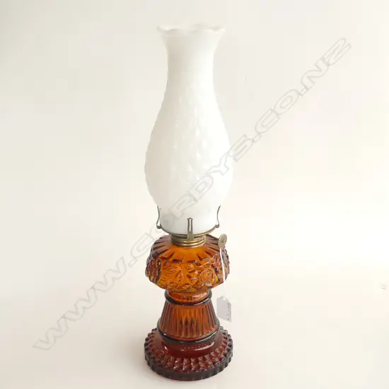AMBER GLASS VINTAGE KERO LANTERN w. MILK GLASS FLUE H.460mm
