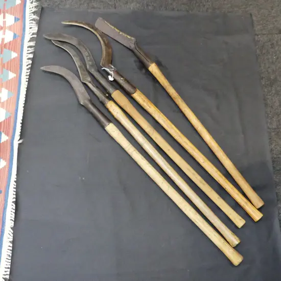 5 VINTAGE WOODEN HANDLE SCYTHES 