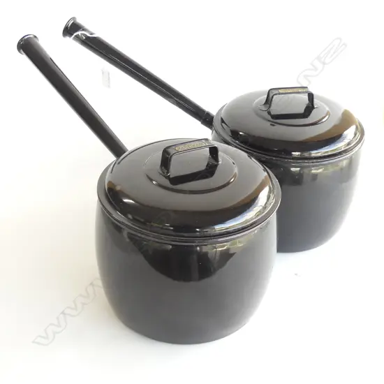 PR 1930'S BLACK ENAMEL 'JUDGE' 12 PINT POT BELLY SAUCEPANS, ENGLAND L. 500MM