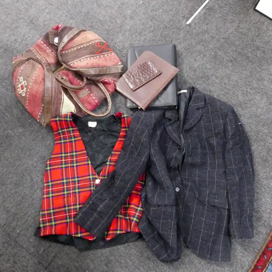 VINTAGE KELIM BAG + MENSWEAR CONTENTS