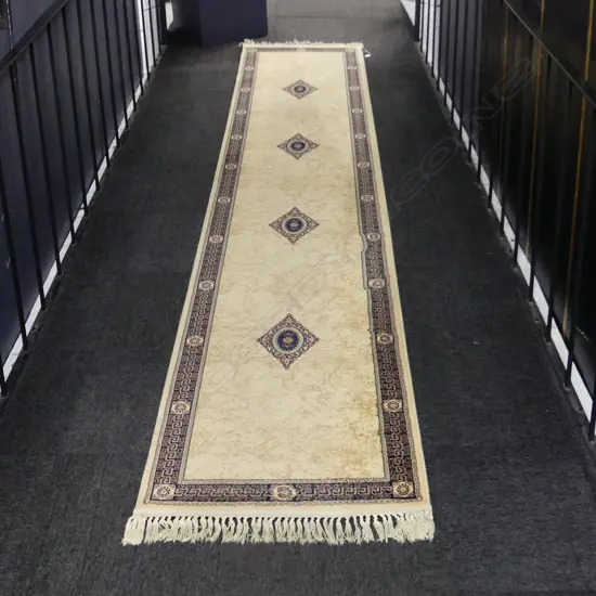 MACHINE KNOTTED RUNNER 4000x800mm - DESIGN FLAW