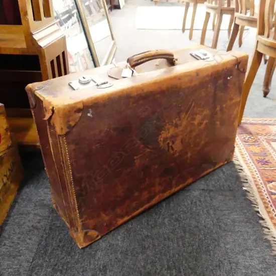 LG OLD LEATHER SUITCASE 660 X 400MM