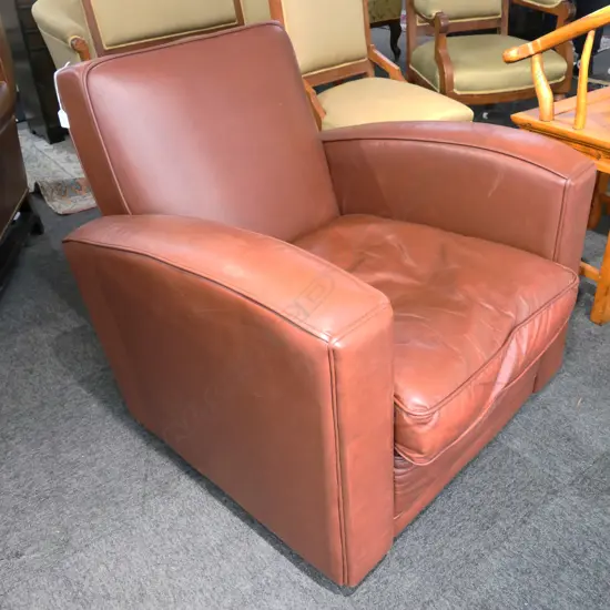 LEATHER CLUB CHAIR