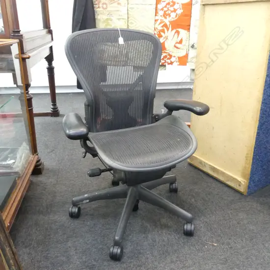 HERMAN MILLER MIRRA DESK CHAIR BY STUDIO 7.5 BLACK PLASTIC BACKING WITH NYLON MESH ADJUSTABLE ARMS/BACK/SEAT ETC
