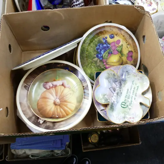 LG BOX ASST COLLECTABLE PLATES