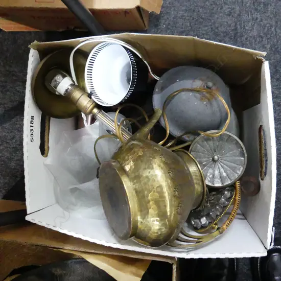 BOX LOT VINTAGE LAMPS ETC
