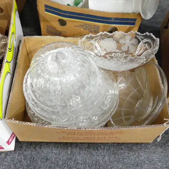 BOX LOT ASST. CRYSTAL CAKE PLATES, COMPORT ETC