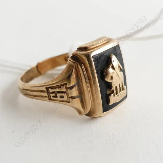 10CT GOLD RING SIZE S DATED 1948  6.4 GRAMS